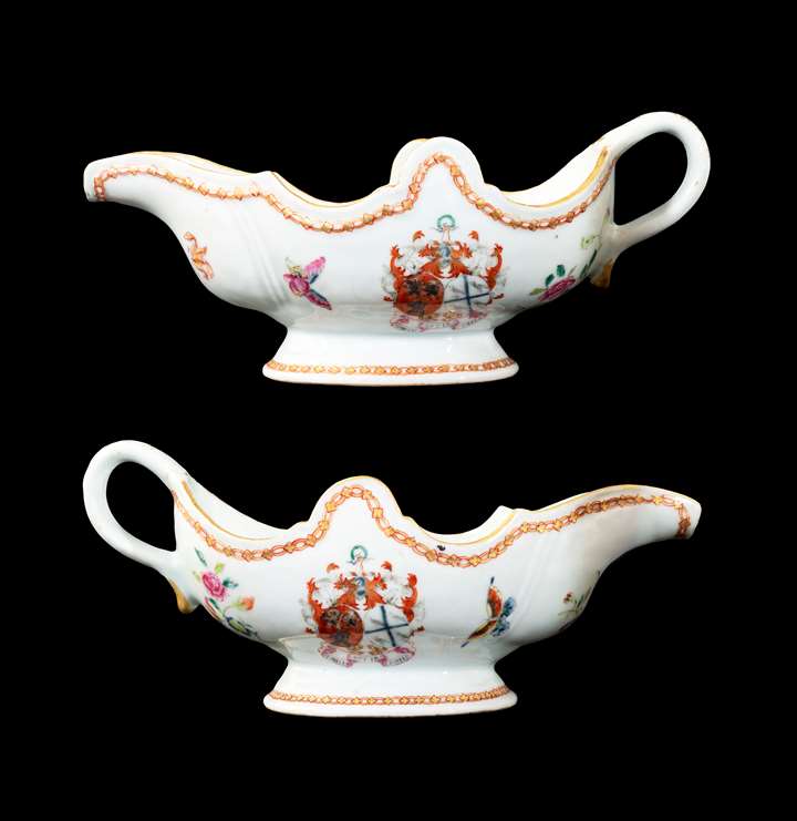 GG: Pair of Chinese armorial porcelain sauceboats with the arms of Ross of Balnagowan